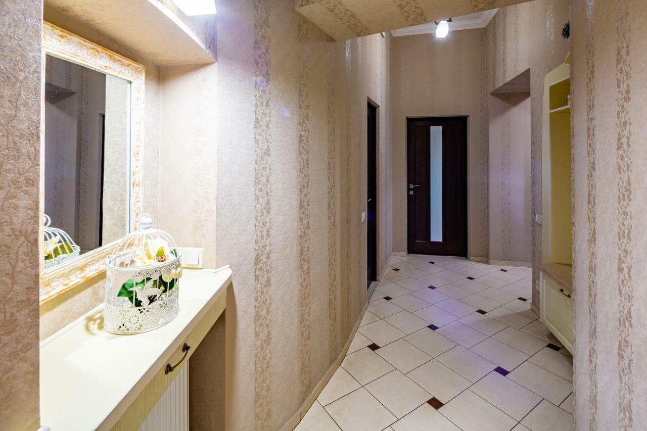 Alfa Apartments Kniazia Romana 11 Lvov Exteriér fotografie